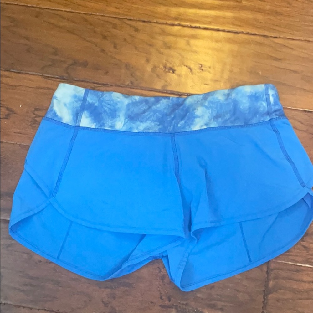 Size 6 lululemon shorts